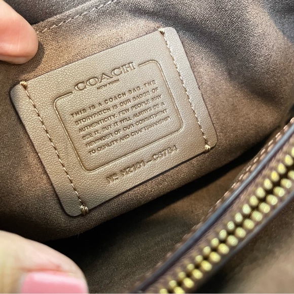 Coach Tammie Shoulder Bag in Signature Canvas Pink Flap Chain Strap - Picture 6 of 7